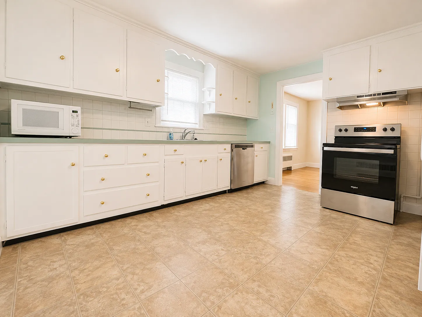 2 bed, 1000 sqft, $2,700 — Photo 4