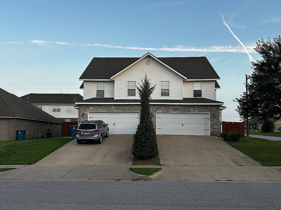 1st image of 3207 SW Deerfield Blvd