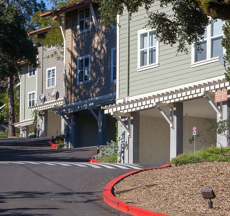1st image of 411 Acorn Ct