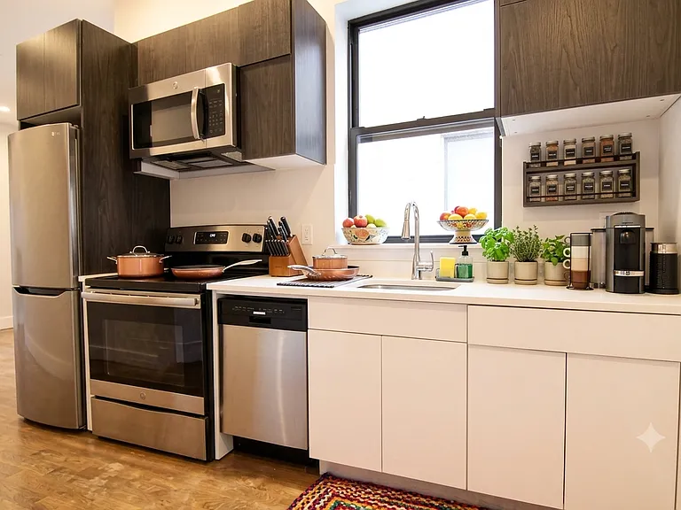 1684 Gates Ave #2 — Photo 2