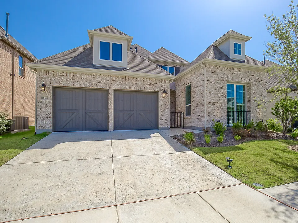 8504 Pine Valley Dr