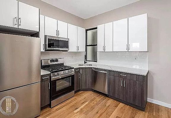 2nd image of 536 Kosciuszko St #3B