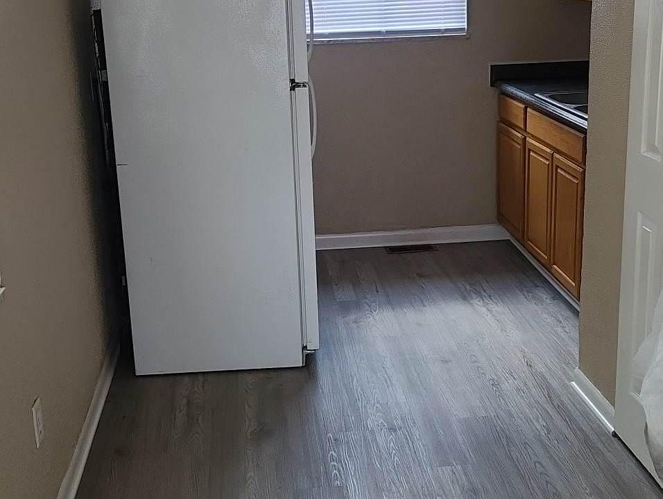 1st image of 1290 Deeds Ave APT C