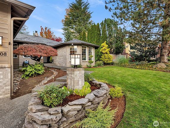3rd image of 17208 SE 36th Street