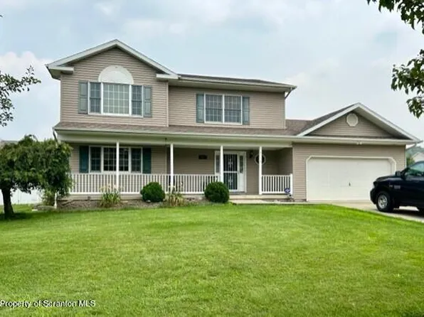 414 Schoolside Dr, Throop, PA 18512