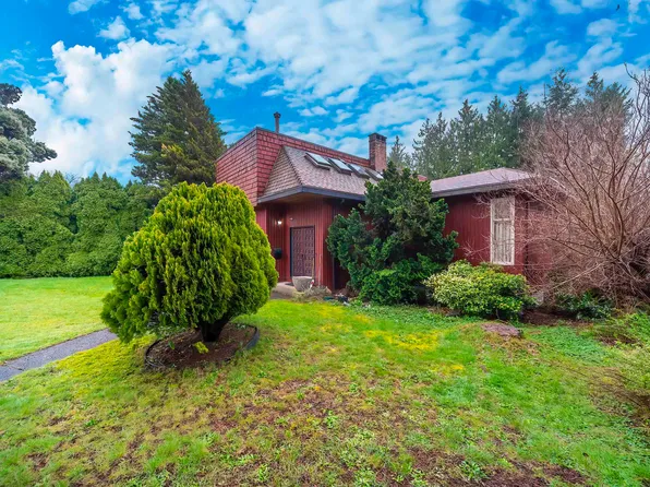 5734 Eglinton St, Burnaby, BC V5G 2B6