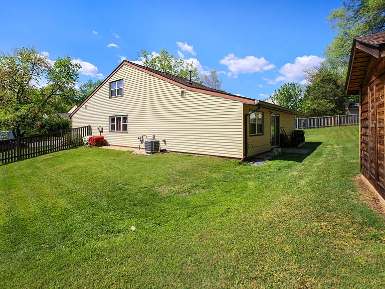 20 Running Brook Ln — Photo 39