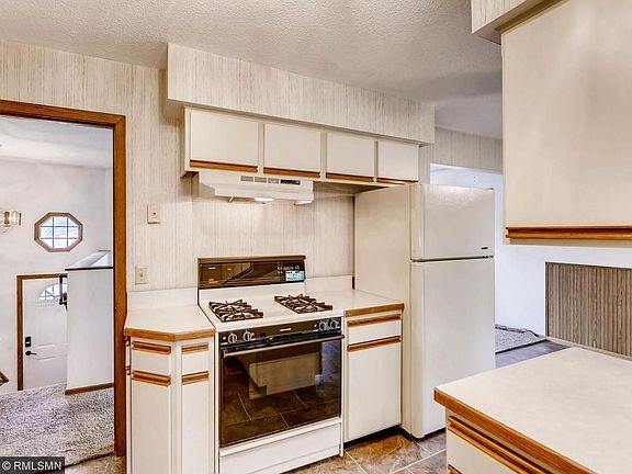 2nd image of 1144 Lincoln Ave