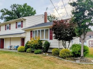 116 Stonehenge Ter, Clark, NJ 07066