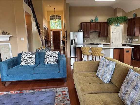 4th image of 9816 Bradford Grove Dr