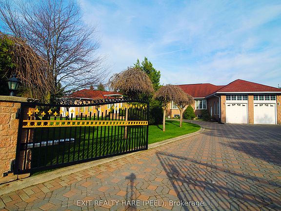 5th image of 5 Glenbrook Blvd