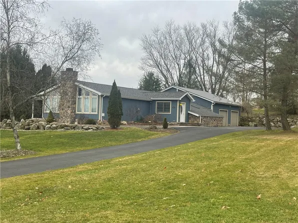 959 Apache Trl, Mercer, PA 16137