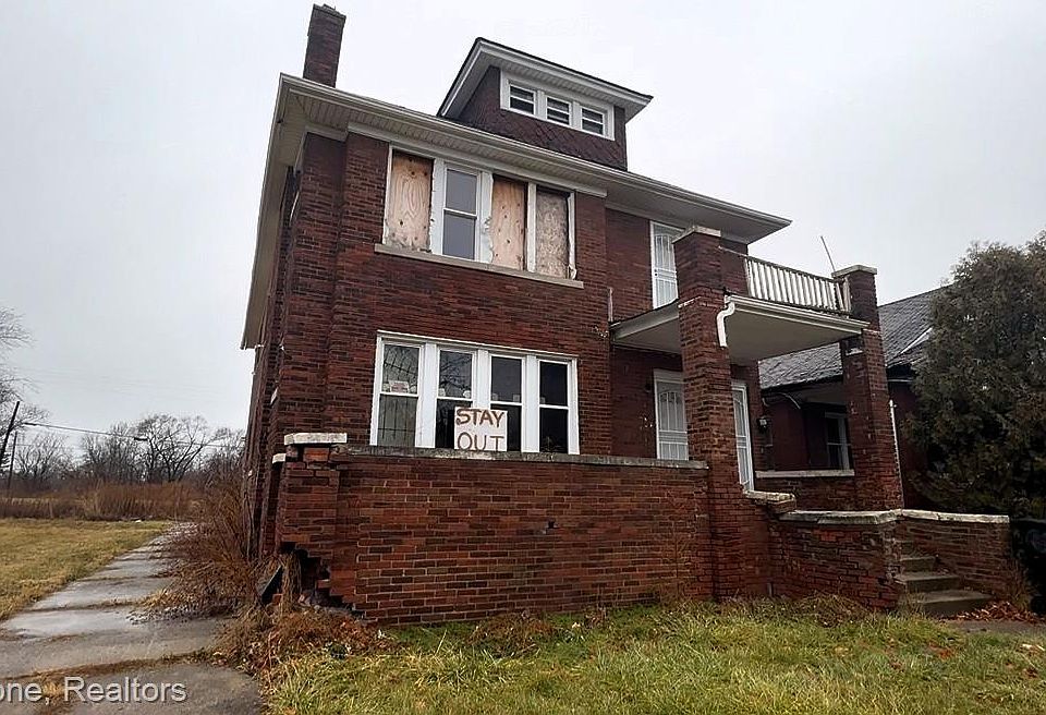 1st image of 2935 Lakewood St