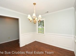 2063 Hunters Ridge Dr, Midway Park, NC 28544