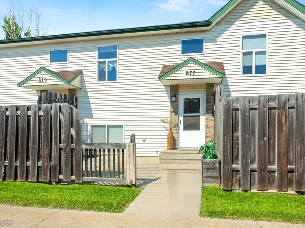 877 37th Ave N, Fargo, ND 58102