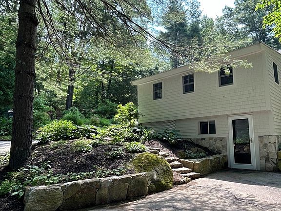 2nd image of 16 Yale Rd