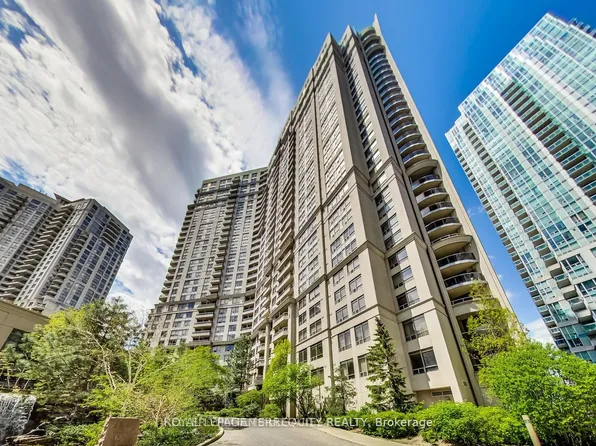3888 Duke Of York Blvd #226, Mississauga, ON L5B 4P5