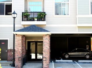 4005 NE 3rd Pl UNIT F, Renton, WA 98056