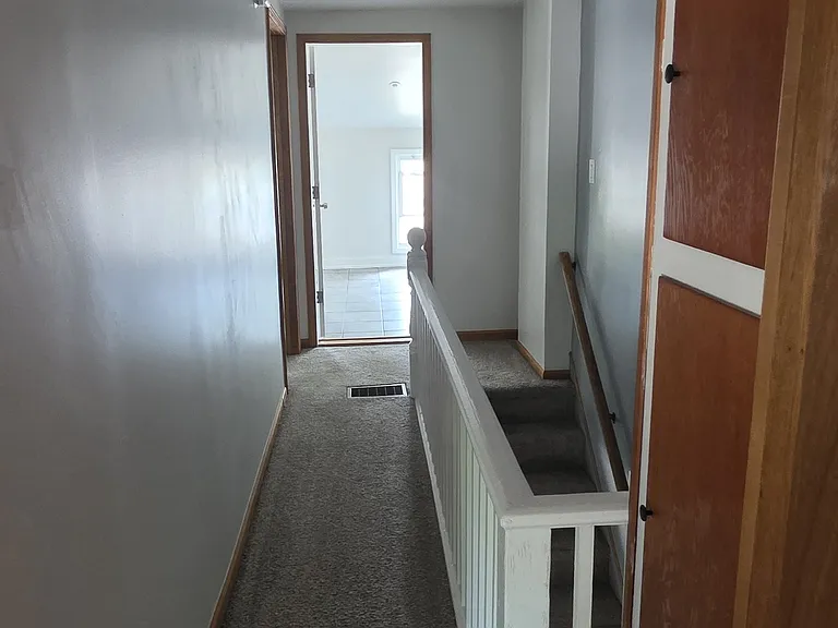 612 Woodside Ln — Photo 5