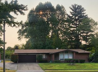 1450 Thoroughbred Ln, Florissant, MO 63033