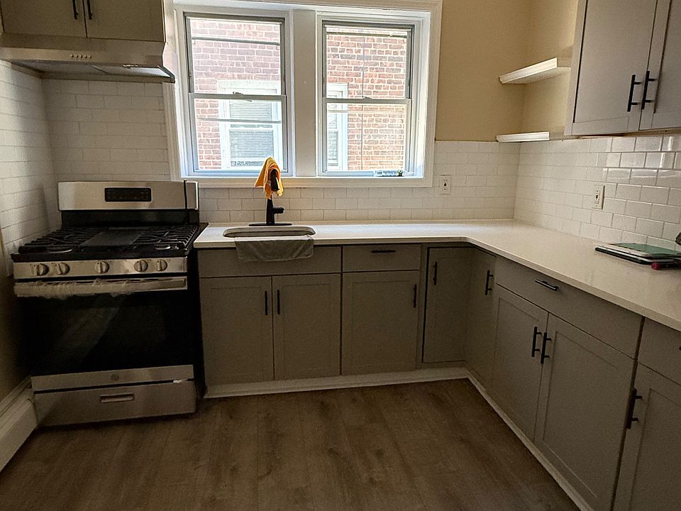1st image of 21 Rutledge Ave Floor 1