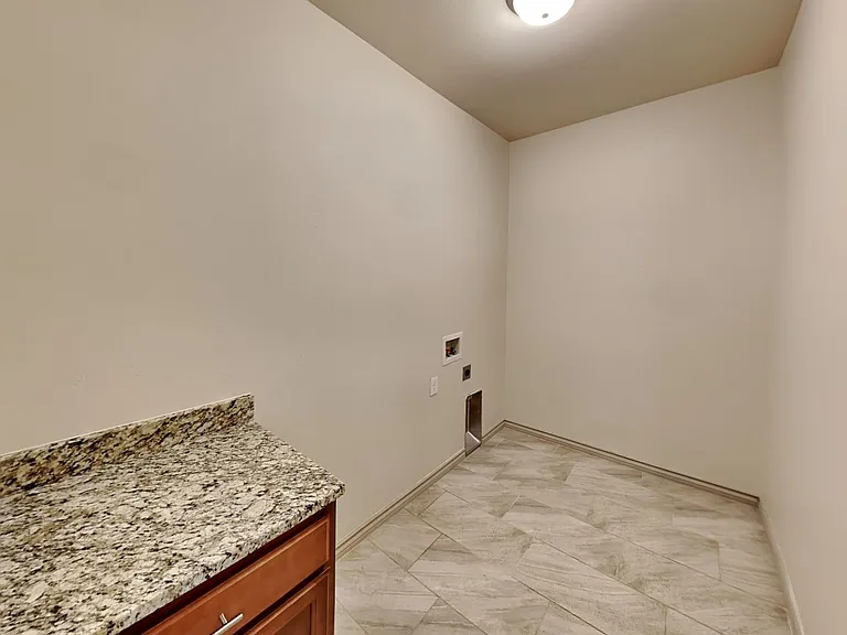 9416 NW 91st Cir — Photo 20