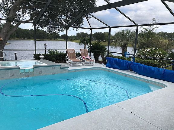 3rd image of 421 Lake Dr