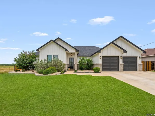 116 PARK HTS, Poth, TX 78147