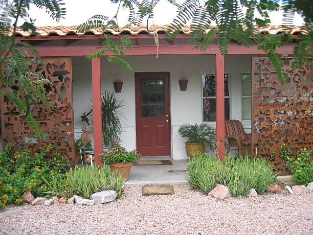 Front of Bungalow Style Home