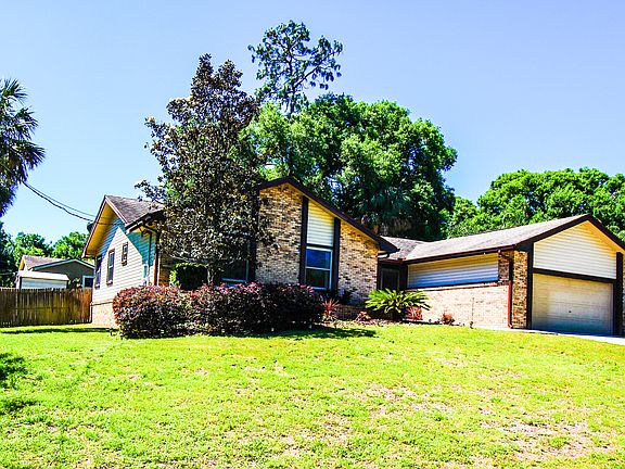 3rd image of 720 Oak Ter