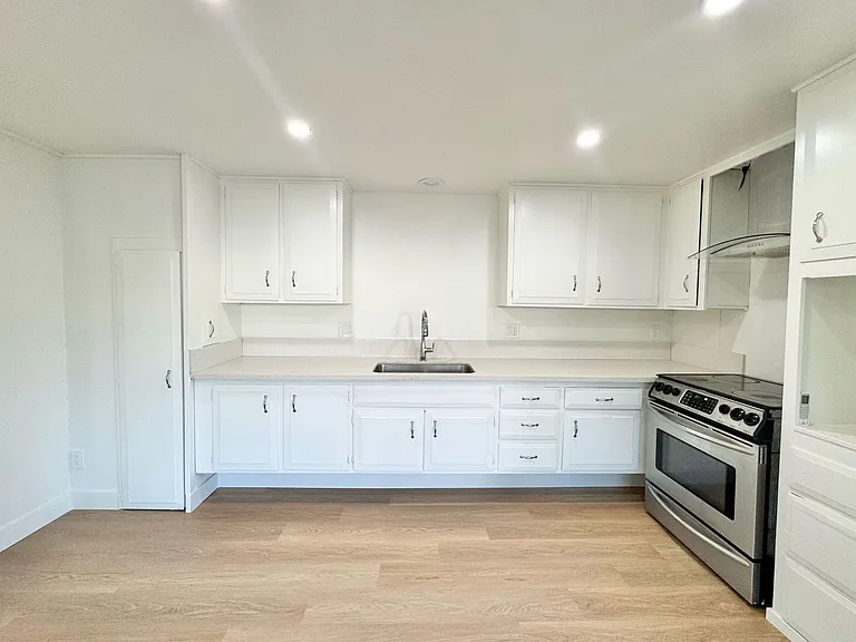 Trask Apartments — Photo 13