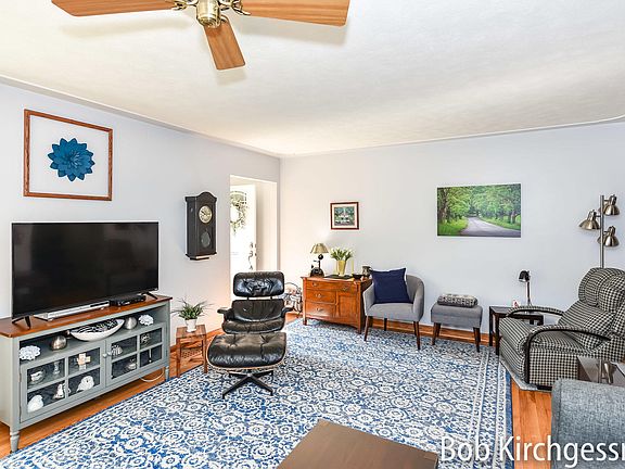 5th image of 1847 Lotus Ave SE