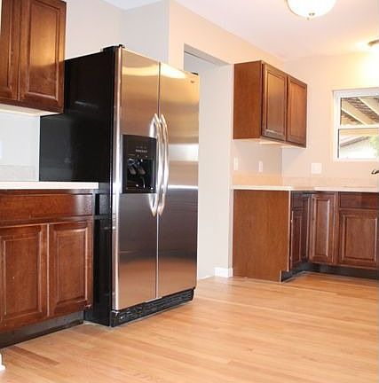 4th image of 8961 Denne St
