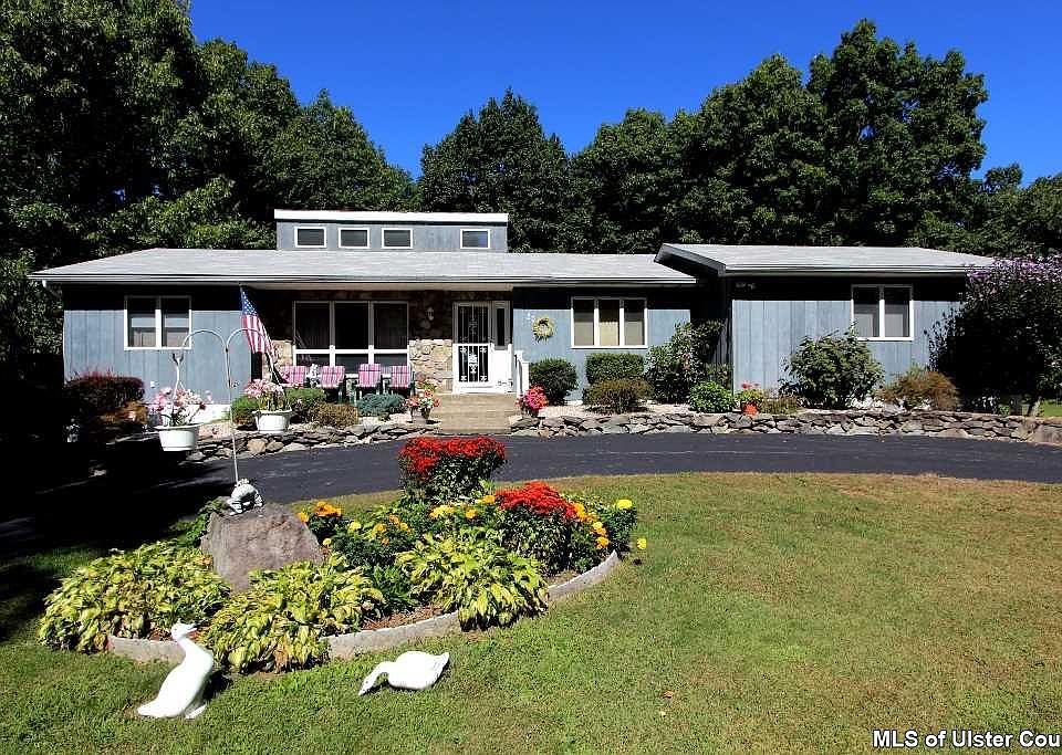 1st image of 20 Cuomo Dr