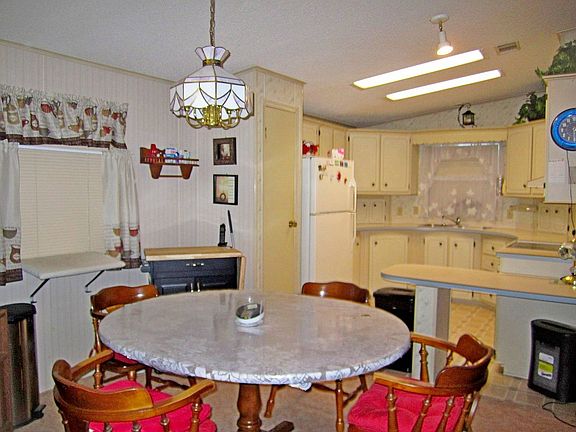 3rd image of 647 Friars Way