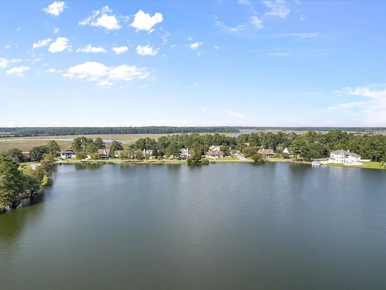 210 Pine Grove Dr — Photo 44