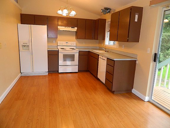 5th image of 11217 208th Avenue Ct E