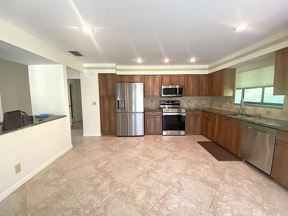2nd image of 2520 SW Bobalink Ct