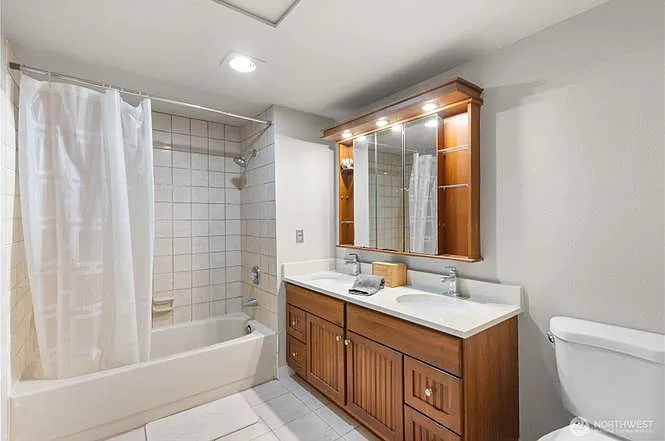 7930 SE 34th St #203 — Photo 9