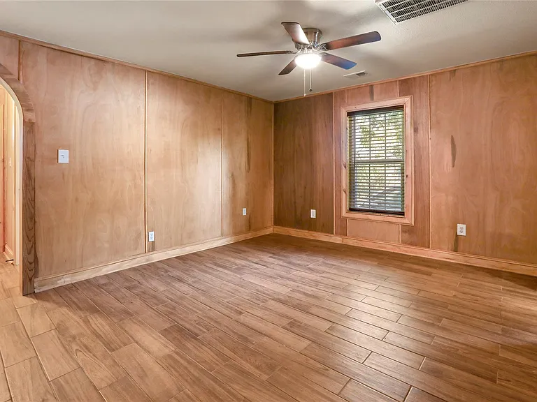 4606 Antha St — Photo 2