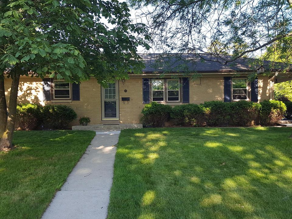 1st image of 300 Riverview Dr