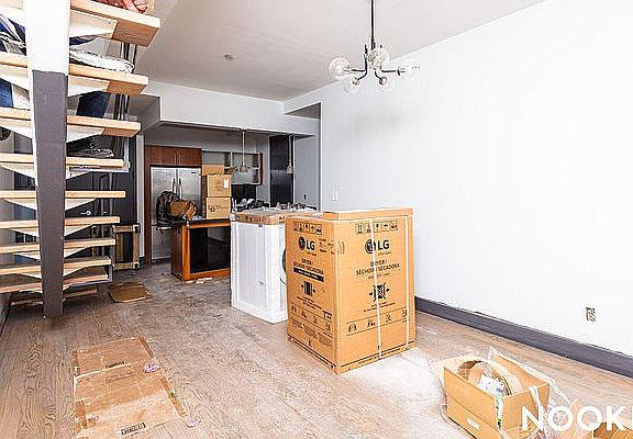 5th image of 756 Myrtle Ave APT 6K