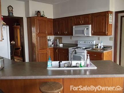 4th image of 281 Lakewood Dr