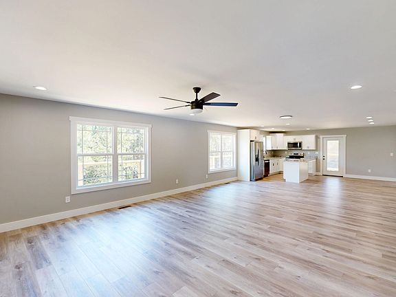 2nd image of 328 Sunny View Rd