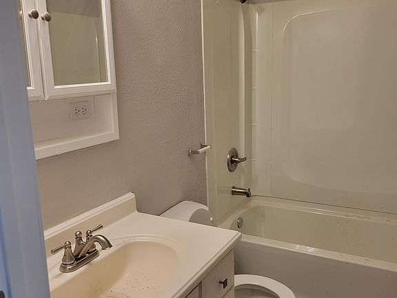 3rd image of 207 S Wigham St