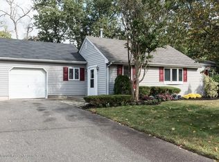 5 Rustic Dr, Howell, NJ 07731