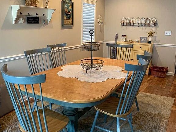 4th image of 640B Asbury Ave #2