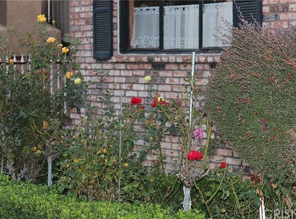 3rd image of 17024 Saticoy St