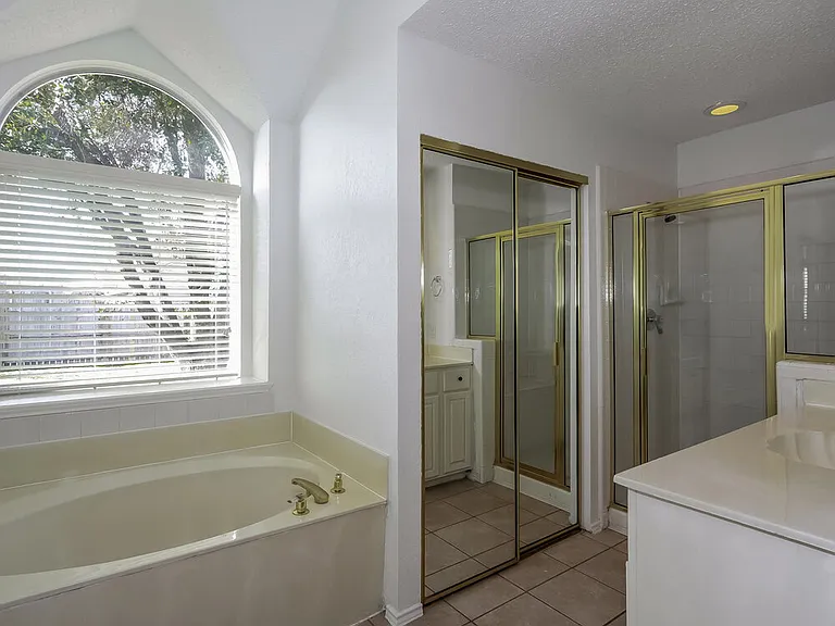2321 Bent Brook Dr — Photo 8