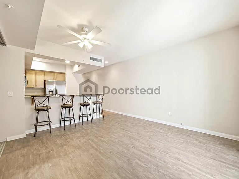 450 J St #5101 — Photo 19